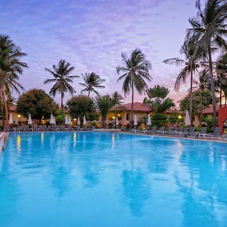 Ocean Bay Hotel & Resort Bakau Extérieur photo