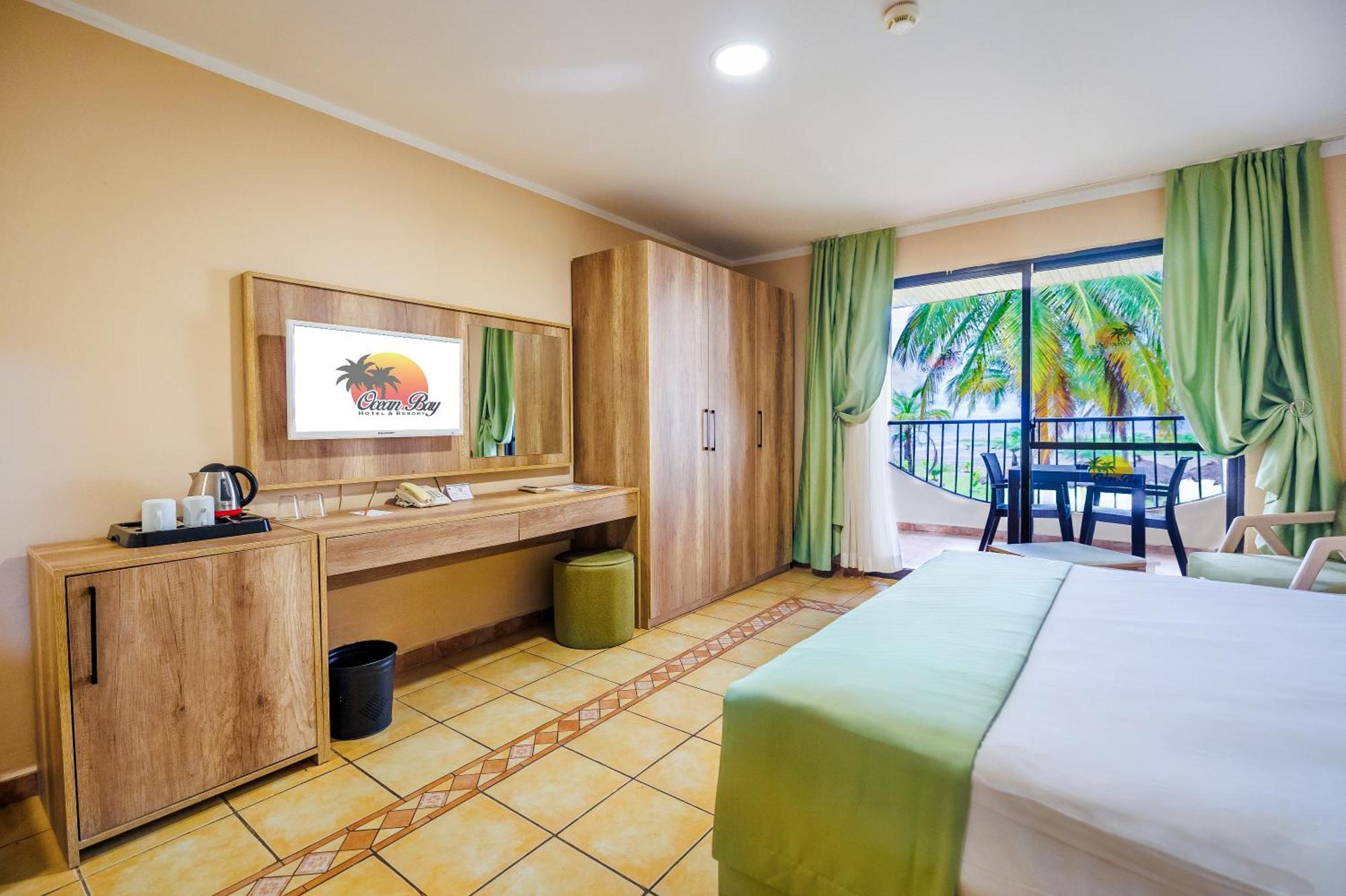 Ocean Bay Hotel & Resort Bakau Extérieur photo