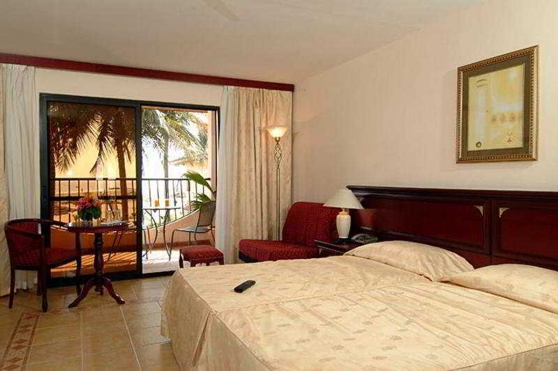 Ocean Bay Hotel & Resort Bakau Extérieur photo