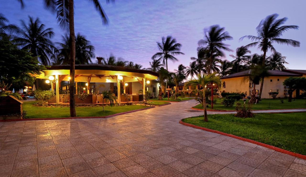 Ocean Bay Hotel & Resort Bakau Extérieur photo